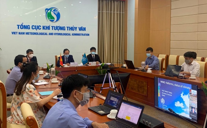 参加会议的越南代表团。（图片来源：自然资源环境报）