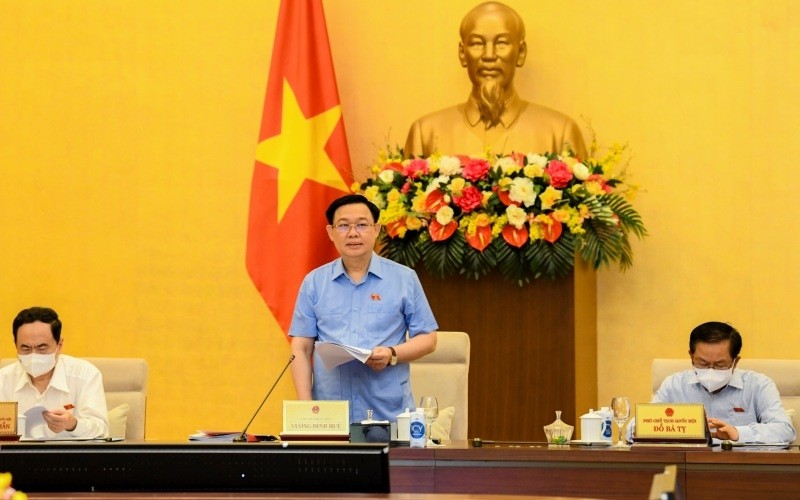 国会主席王廷惠主持会议。（图片来源：人民报网）