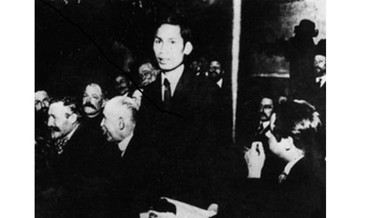 阮爱国1920年12月在法国社会党第十八次大会上。
