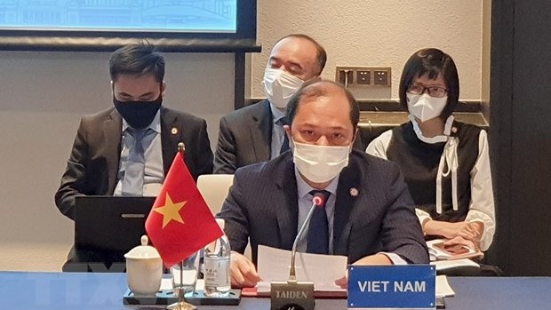 越南外交部副部长阮国勇率团与会。