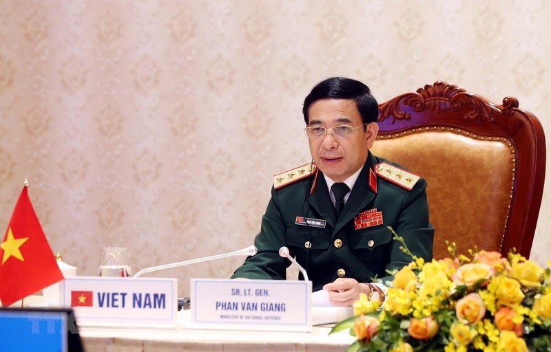 越共中央政治局委员、中央军委副书记、国防部长、越南代表团团长潘文江上将。