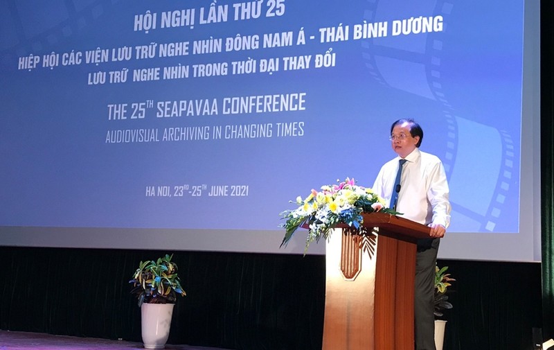 越南文化体育旅游部副部长谢光东在会议上发表讲话。（图片来源：新河内报）