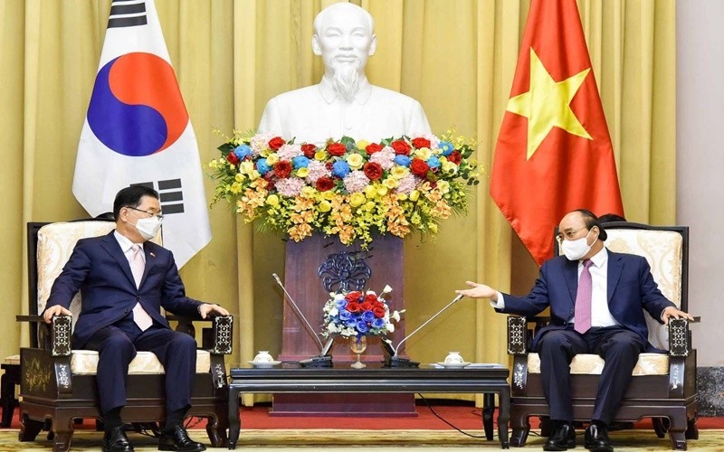 越南国家主席阮春福会见韩国外交部长郑义溶。（图片来源：外交部）