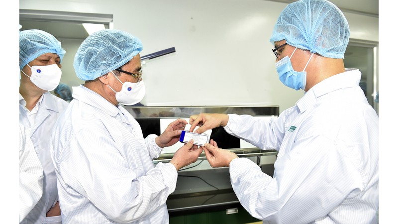 范明正总理走访第一疫苗和生物制品一人有限公司（VABIOTECH）。