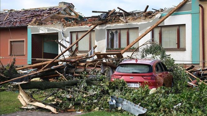 受龙卷风严重影响的捷克南摩拉维亚州。