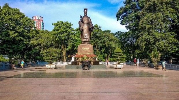 李太祖塑像广场。