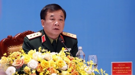 国防部副部长黄春战上将主持会议。