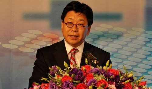 中国全国政协外事委员会副主任，外交与国际关系智库察哈尔学会会长韩方明。
