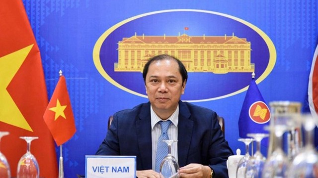 越南外交部副部长、东盟高官会越方代表团团长阮国勇与会。