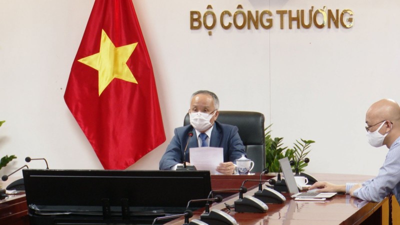 越南工贸部副部长陈国庆在会上讲话。（图片来源：工贸部官网）