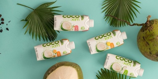 Cocoxim罐装纯鲜椰子汁。