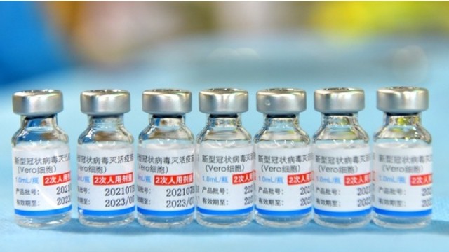 中国国防部向越南国防部援助20万剂新冠疫苗。