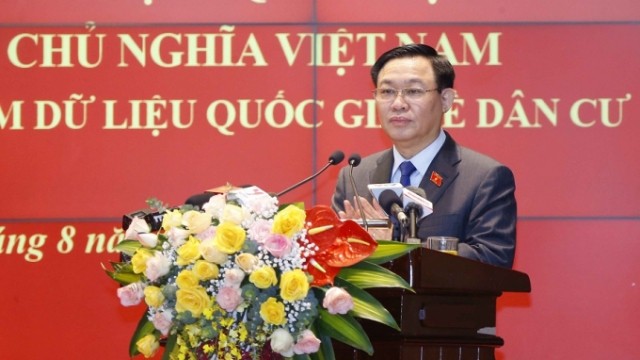 越南国会主席王廷惠在会上发言。（图片来源：维灵 摄）