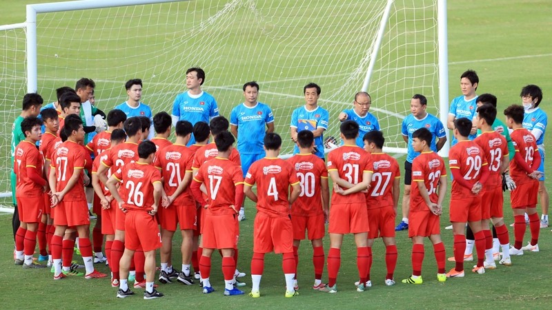 越南国家男子足球队名单共有25人。