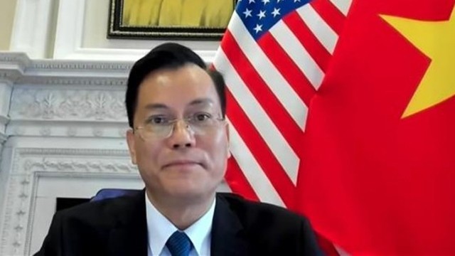 越南驻美大使何金玉出席会议。
