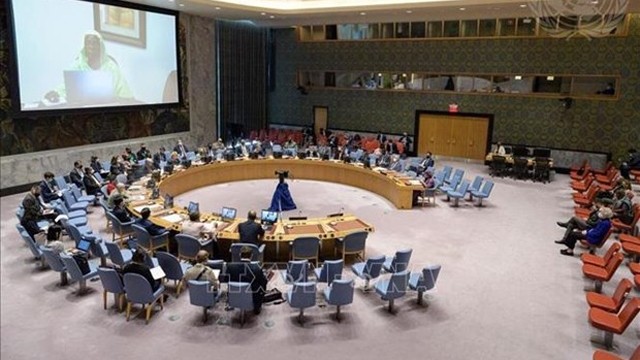 附图：联合国安理会的一场会议场景 。（图片来源：越通社）