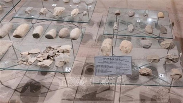 发掘的石制遗物主要是用来凿、磨的石器工具。