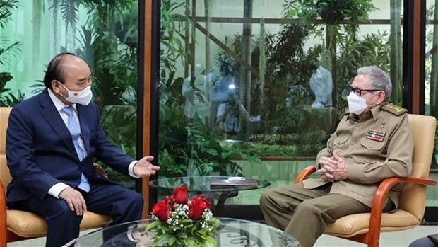 越南国家主席阮春福会见劳尔·卡斯特罗大将。（图片来源：越通社）