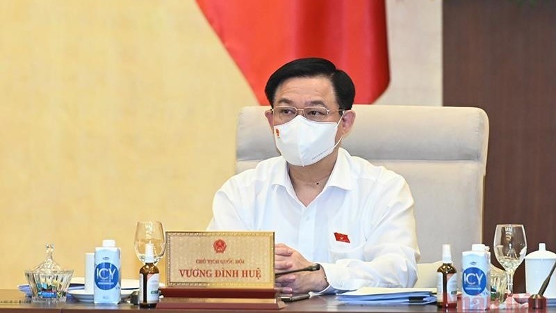 国会主席王廷惠在会上。（图片来源：人民报网）