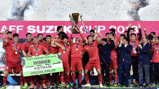 越南队夺得2018年“铃木杯”东南亚男足锦标赛冠军。