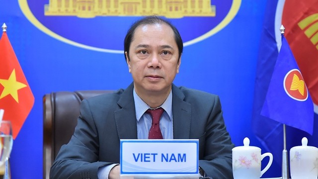 越南外交部副部长阮国勇出席会议。
