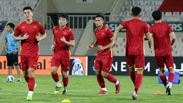越南球员进行地适应训练。