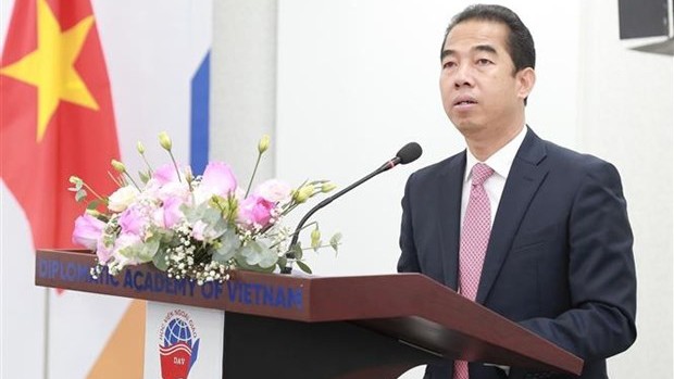 越南外交部副部长苏英勇在会上发言。（图片来源：越通社）