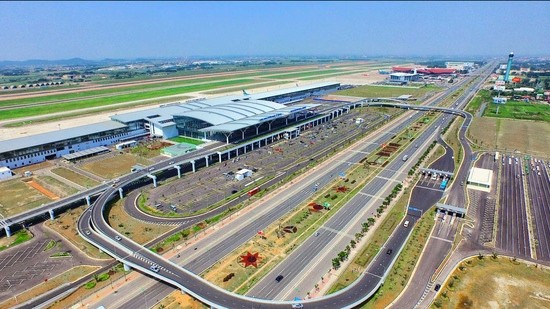 内排国际机场T2航站楼。