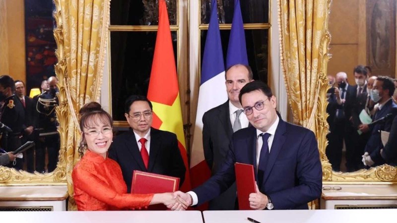 越捷航空公司与法国赛峰集团签署全面战略合作协议。（图片来源：越通社）