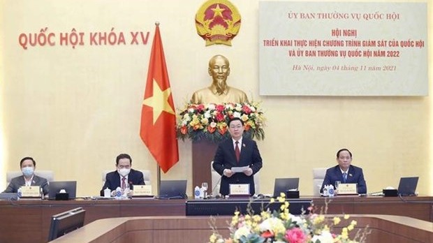 国会主席王廷惠主在会上发表讲话。（图片来源：越通社）