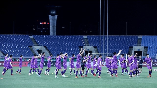 越南足球队在美廷体育场进行唯一一次地适应训练。