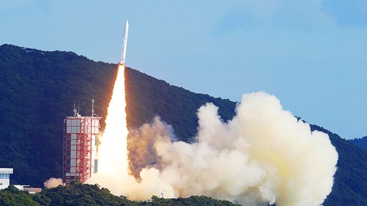 Epsilon-5运载火箭成功发射升空。（图片来源：日本共同社/越通社）