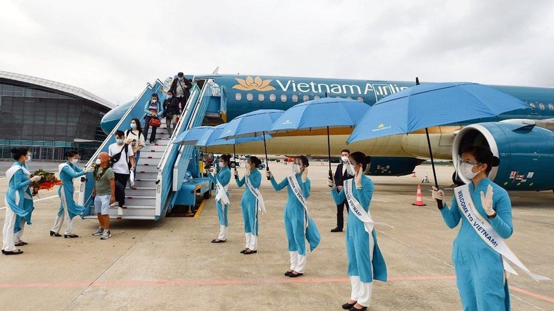 越航试点执行赴韩国首尔迎接外国游客的首个航班。