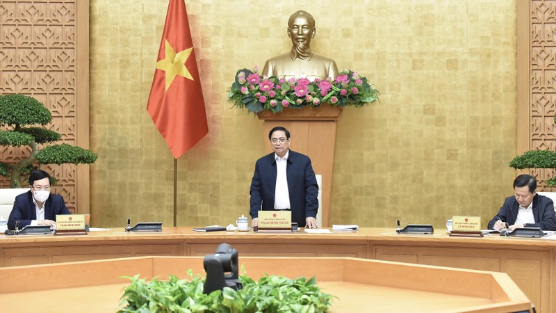 越南政府总理范明正在会上发言。（陈海 摄）