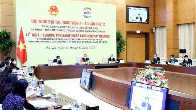 越南国会常务副主席陈青敏在河内分会场出席第十一届亚欧议会伙伴关系会议。