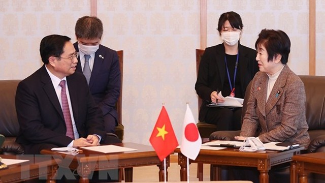 政府总理范明正会见日本参议院议长山东昭子。（图片来源：越通社）