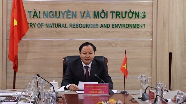 越南自然资源与环境部副部长黎明银出席在第七届东亚海大会框架内以视频方式举行的部长论坛。（图片来源：自然资源与环境报）