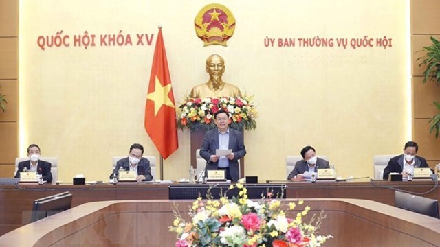 国会主席王廷惠在会上发言。（图片来源：越通社）