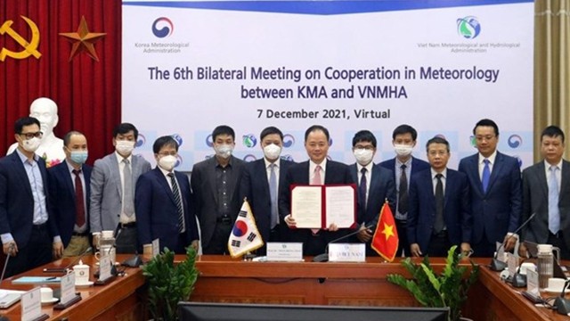 越南自然资源与环境部气象水文总局与韩国气象总局合作谅解备忘录。（图片来源：越通社）
