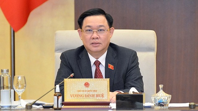 国会主席王廷惠在会上发言。（图片来源：VGP）