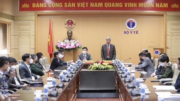 越南卫生部与外交部以视频形式举行题为“加强对高风险人群管理”集会。（图片来源：越通社）