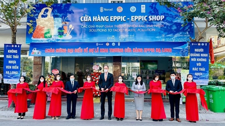 越南自然资源与环境部海洋与岛屿总局和联合国开发计划署同广宁省农民协会联合举行EPPIC店开业仪式。