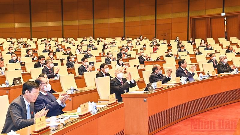 越南第十五届国会第一次特别会议落幕。