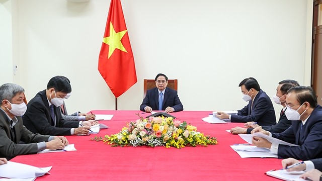 越南政府总理范明正同中国国务院总理李克强通电话。