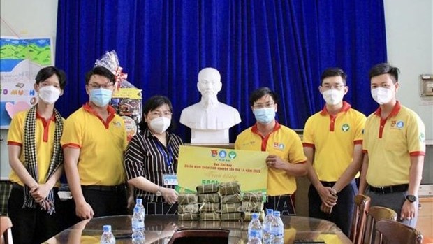 胡志明市为受新冠疫情影响的青少年儿童送去关心与陪伴。（图片来源：越通社）