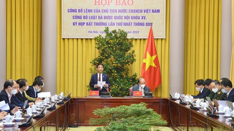 越南国家主席办公室举行记者招待会。