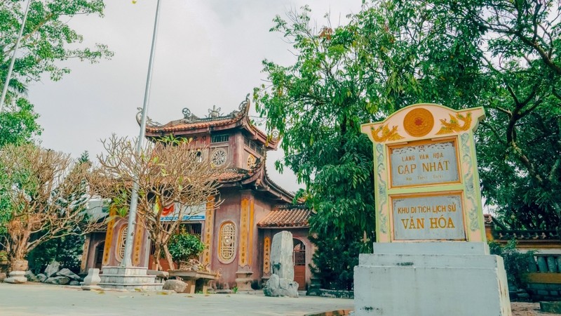走访越南海阳市东午古庙的春景。（图片来源：VOV）