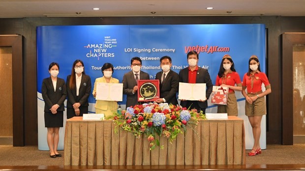 泰国越捷航空公司与泰国国家旅游局战略合作协议签署仪式场景。