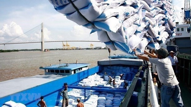 附图：越南大米装卸。