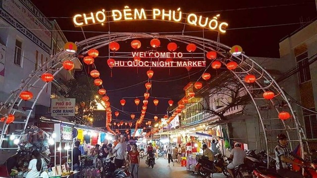 越南富国岛夜市。
